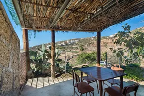 Holiday apartment with barbeque, terrace & garden | Garden view - Image 2