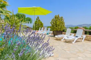 Villa entièrement équipée avec piscine privée, barbecue et terrasse | Vue jardin | Parfaite pour le travail à distance | Avec animaux bienvenus - Image 4