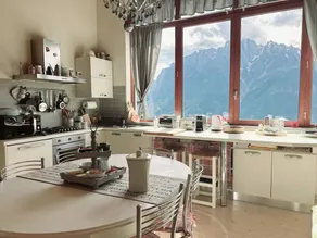 House | Mountain view - Image 3
