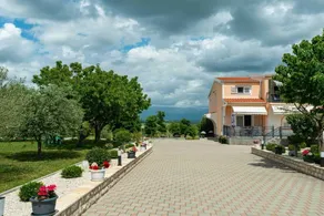 Fully equipped charming villa with pool & barbecue - Image 2