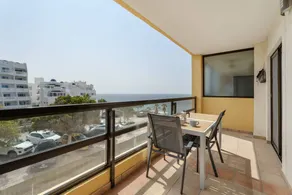 Appartement de vacances avec terrasse, piscine privée et internet haut débit | Vue mer | Proche de la plage | Adapté au travail à distance - Image 5