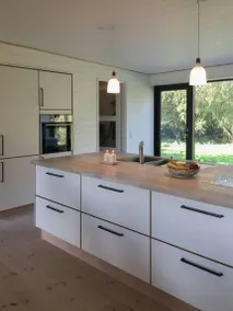 Fully equipped beautiful holiday home with BBQ, garden & terrace | Water view | Next to the beach | Pets allowed - Image 3