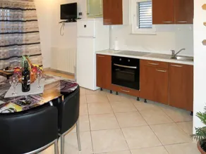 Holiday apartment with heated pool, terrace & barbeque | Water view | Dogs allowed - Image 5