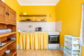 Holiday home with garden | City view - Image 4
