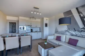 Holiday home | Beach view - Image 2