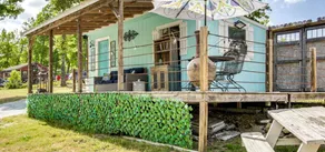 Sweet Tiny House Perfect for a Romantic Retreat in Alabama - Image 2