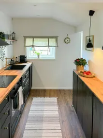 Familienfreundliches wunderschönes Ferienhaus mit Garten, Terrasse und Grill | Meerblick | Perfekt für die Arbeit von Zuhause | Haustiere erlaubt - Image 4