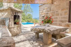 House with BBQ, garden & private pool | Sea view - Image 2