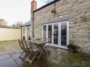 Cottage with garden & barbeque | Beach view - Image 4