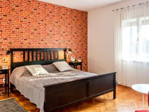 Flat with garden & terrace - Image 4