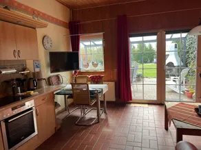 Appartamento totalmente attrezzato con sauna, terrazza e giardino | Vista sul giardino - Image 5