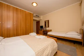 Comfort Triple room with Balcony and Sea View - Image 2