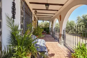 Ferienhaus mit Terrasse, privatem Pool und schnellem Internet | Gartenblick | Perfekt für die Arbeit von Zuhause - Image 2