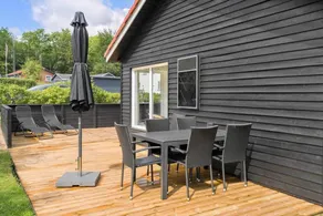 Fully equipped holiday home with barbecue & terrace | Next to the beach - Image 2