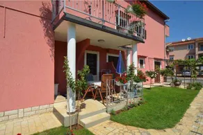 Apartamento vacacional con jardín, terraza y barbacoa - Image 3