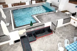 Voll ausgestattete geräumige Villa mit Grill, Pool und Garten | Poolblick - Image 5