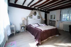 Hostal con desayuno con terraza, piscina y jardín | Vistas al jardín - Image 2
