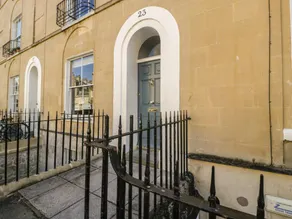 Family-friendly beautiful cottage | Next to Roman Baths | Pet-friendly - Image 3