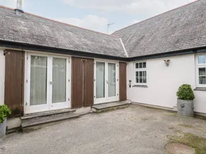 Cottage with garden & barbecue - Image 2