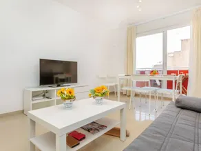 Fully equipped holiday apartment with pool - Image 2