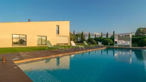Apartment with barbecue, pool & garden - Image 3