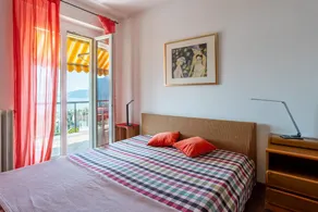 Holiday home with terrace & garden | City view - Image 2