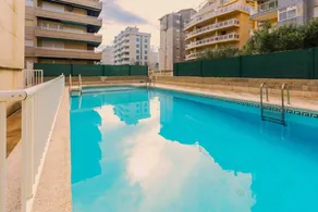 Flat with terrace & pool - Image 2