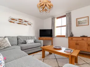 Cottage with garden - Image 3