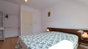 Holiday home with barbeque, terrace & garden - Image 3