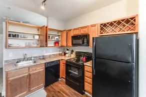 Apartment with pool - Image 3