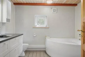 Holiday home with jacuzzi, barbecue & sauna - Image 3