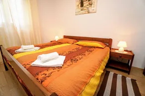 Charming flat with garden, terrace & BBQ | Garden view | Next to the beach | Pets allowed - Image 4