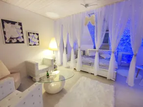 Dedicated room with pool | Garden view - Image 4