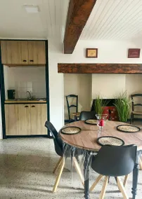 Holiday home with terrace, barbeque & garden - Image 4