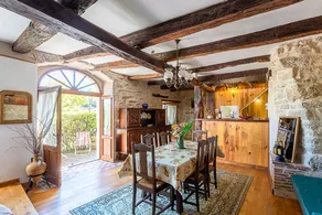 Cottage with garden, BBQ & terrace | City view - Image 3