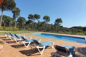 House with Private Pool, Mountain Views, and Wi-Fi in Begur - Image 2