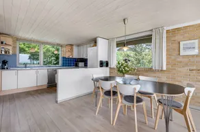 Child-friendly spacious holiday home with jacuzzi, sauna & barbecue | Sea view - Image 4