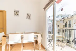 Charmant appartement entièrement équipé avec internet haut débit | Vue ville | Plage à proximité - Image 2