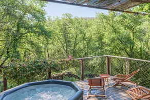 Holiday home with garden & terrace - Image 2