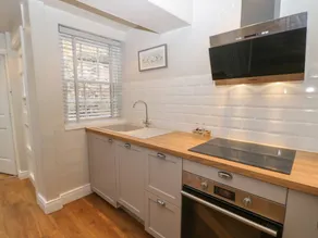 Fully equipped lovely cottage with terrace & garden - Image 5