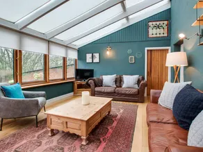 Cottage with garden & BBQ - Image 4