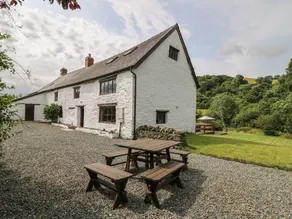 Family-oriented lovely cottage with jacuzzi & garden | Pets are welcome - Image 2