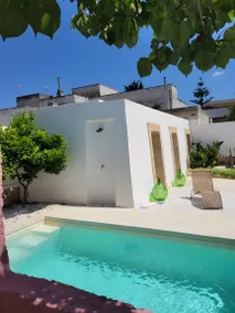 Villa with garden, pool & terrace - Image 3