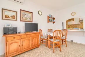Wonderful holiday apartment with garden | Beach view | Next to the beach | Pets allowed - Image 4