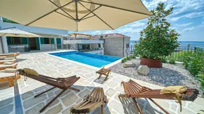 A luxury five-star stone residence in Jesenice - Image 4