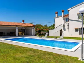 Cottage with pool - Image 4