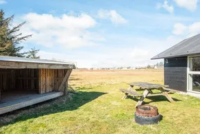 Family-oriented lovely holiday home with hot tub, terrace & pool | Pets are welcome - Image 2