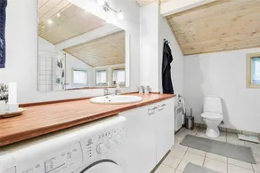 House with jacuzzi, sauna & terrace - Image 4