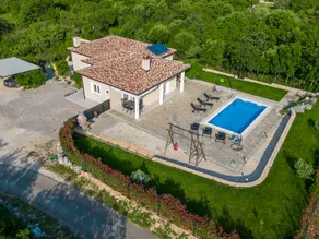 Magnífica casa vacacional totalmente equipada con piscina | Acepta mascotas - Image 2