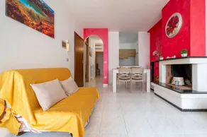 Flat with terrace - Image 2